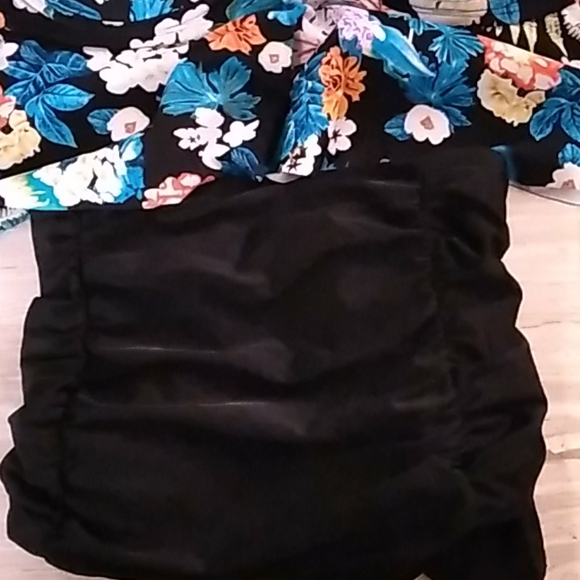 Sold-Plus size Two piece swimsuit - Picture 3 of 12